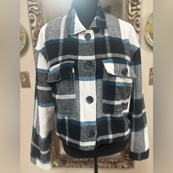HURLEY WOMENS BLACK & BLUE PLAID SHERPA LINED  PLAID CROPPED JACKET SHACKET SZ L - Picture 3 of 10